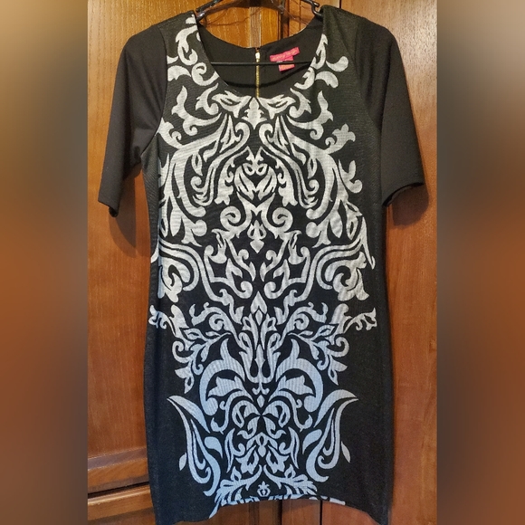 Sunny Leigh Dresses & Skirts - NWOT - Sunny Leigh black/white dress - SMALL